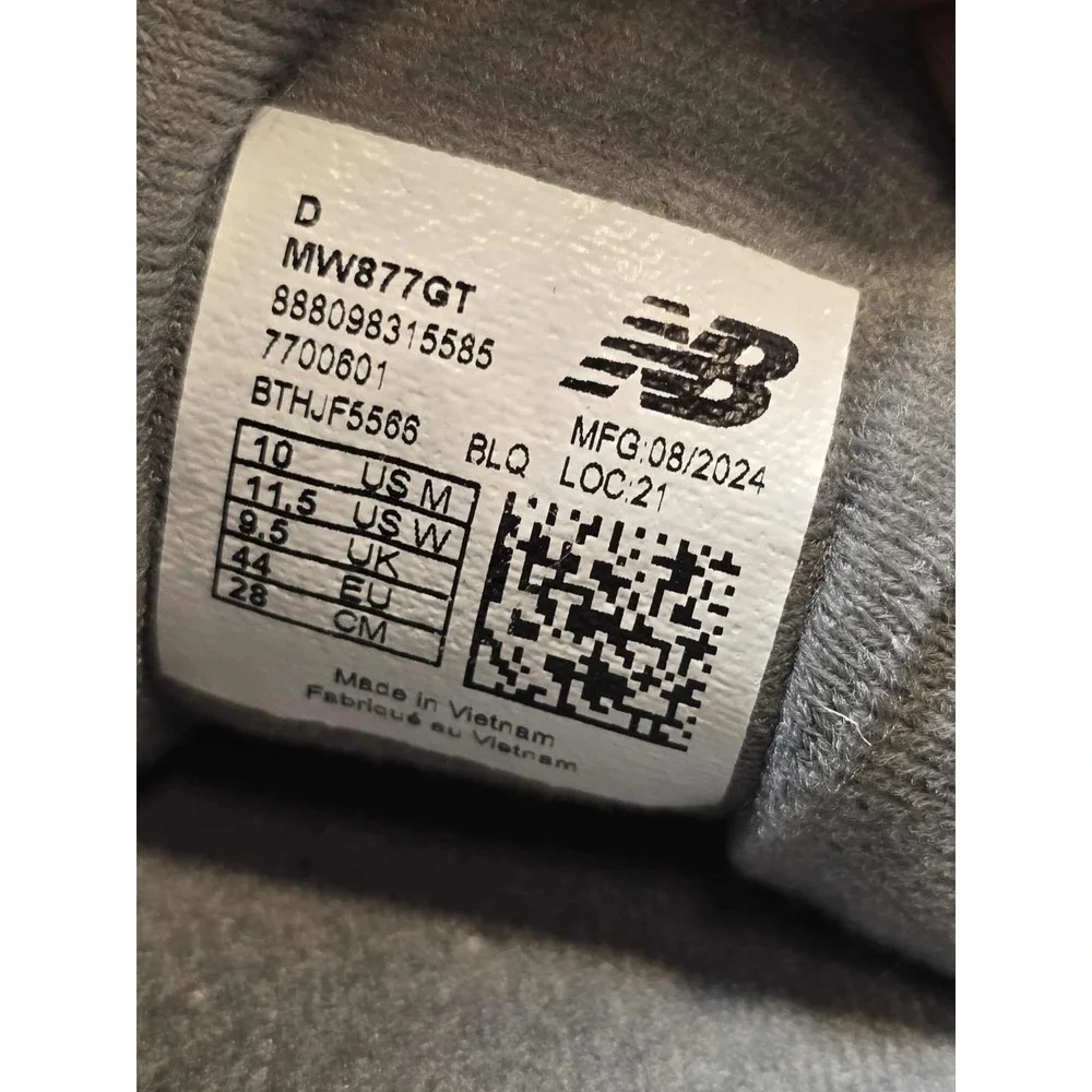 New Balance 877‎ Shoes Mens 10/ Women's 11.5 Grey Athletic Sneakers Walking